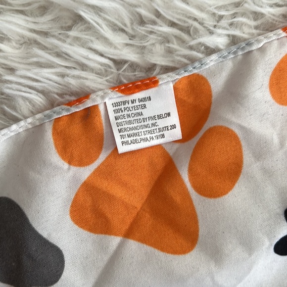 2 Bandanas - Picture 9 of 12